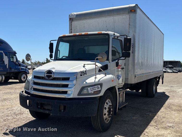 2016 Hino 268 box truck - YA3609