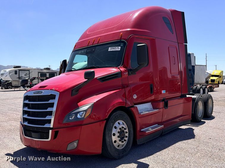 2021 Freightliner Cascadia 126 semi truck - YA4020
