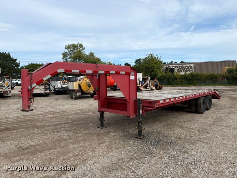 2000 Circle M equipment trailer - DV2072