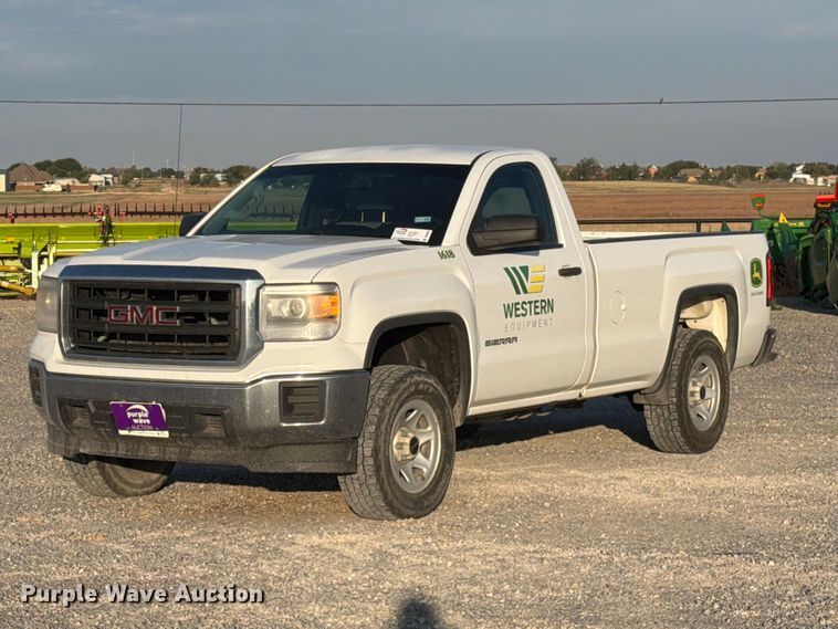 2014 GMC Sierra 1500 pickup truck - DV8645