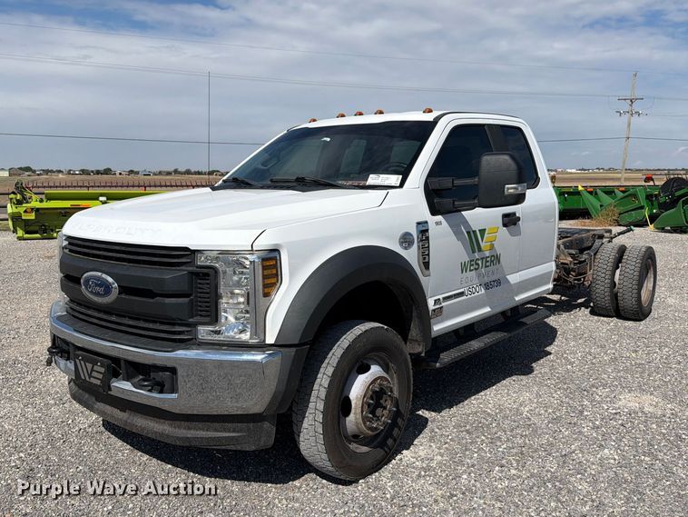 2019 Ford F550 Crew Cab truck cab and chassis - DV8652