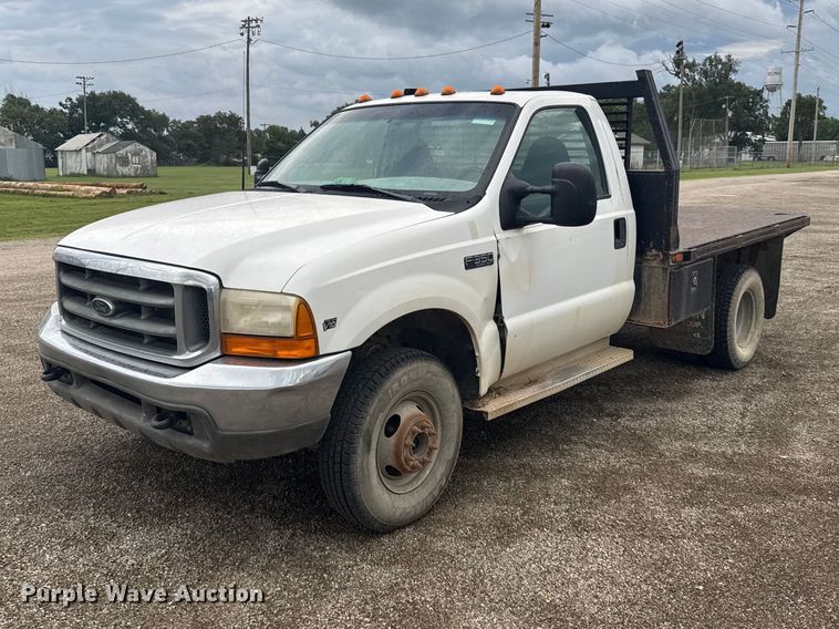 1999 Ford F350 flatbed pickup truck - DY3227
