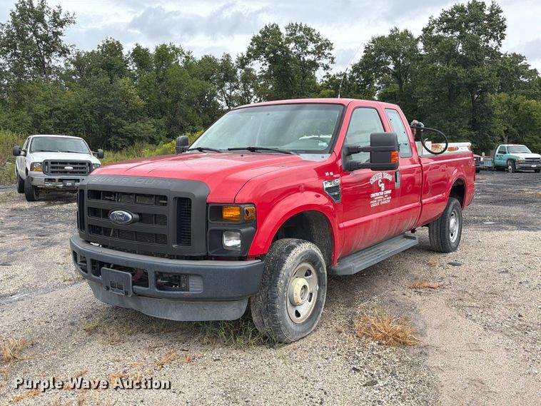 2009 Ford F350 Super Duty XL Ext. Cab pickup truck - DZ4783