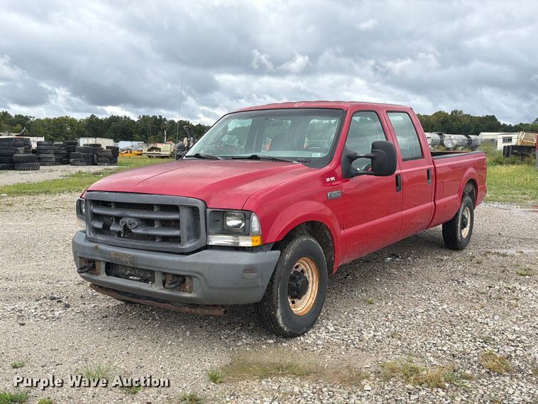 2004 Ford F250 Super Duty Crew Cab pickup truck - DZ4786