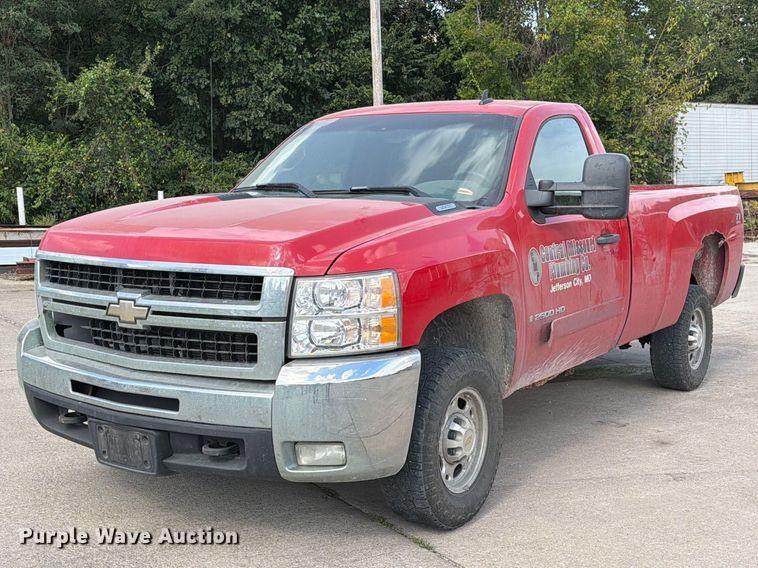2007 Chevrolet Silverado 2500HD pickup truck - DZ4831
