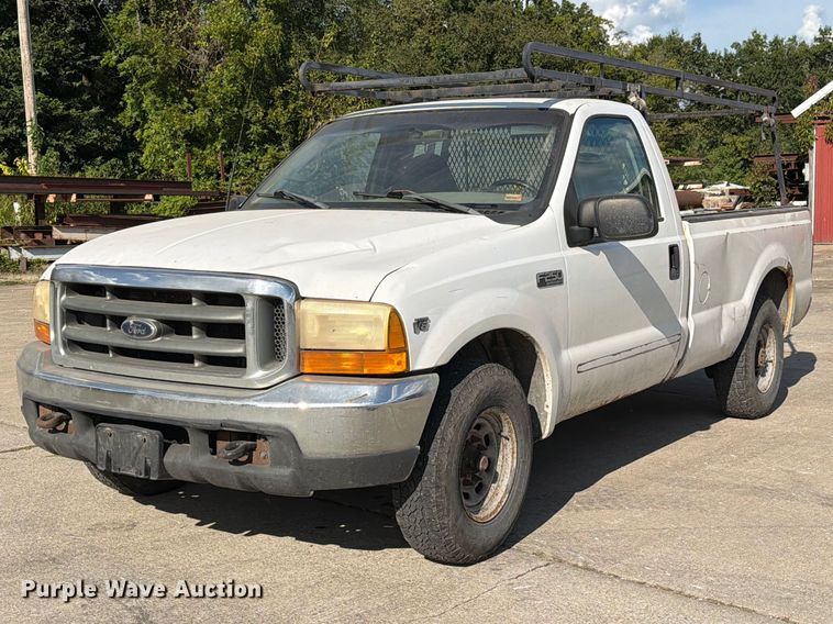 2000 Ford F250 Super Duty XL pickup truck - DZ4834