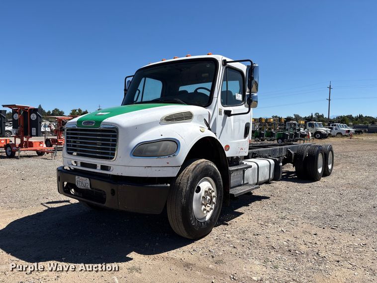 2012 Freightliner Business Class M2 truck cab and chassis - EA0003