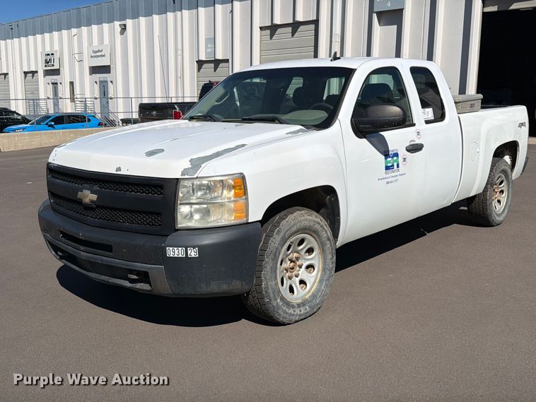 2009 Chevrolet Silverado 1500 Ext. Cab pickup truck - ED0191