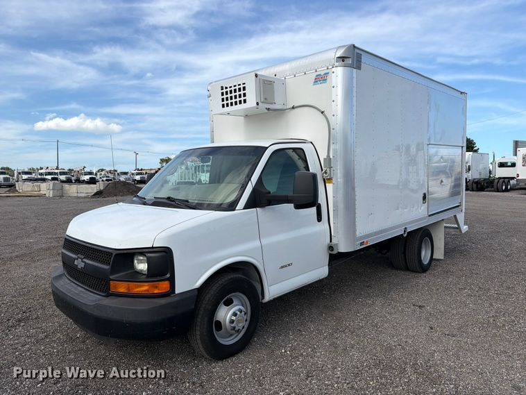 2015 Chevrolet Express 4500 refrigerated delivery truck - EG9260