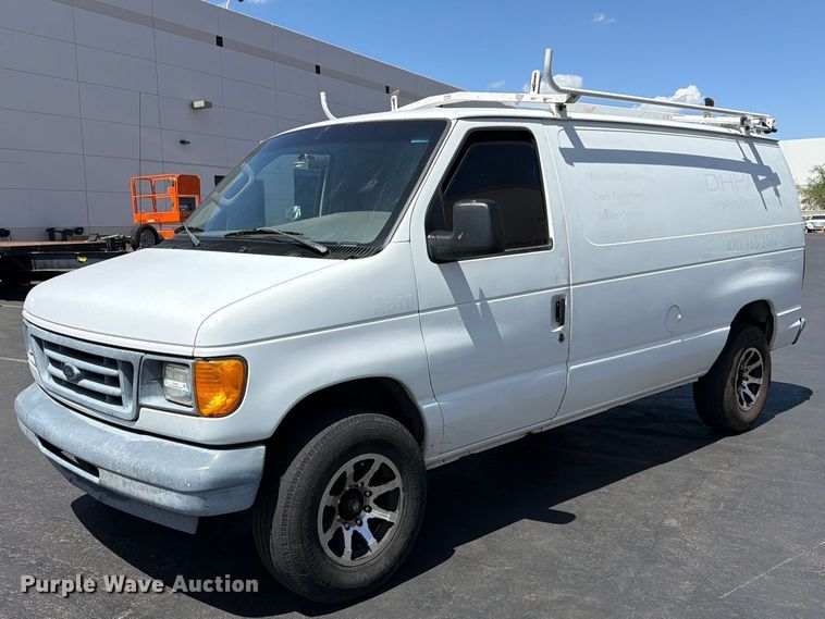 2004 Ford E250 van - EL2643