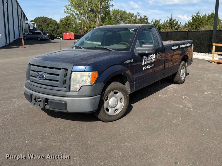 2009 Ford F150 pickup truck - EO8746