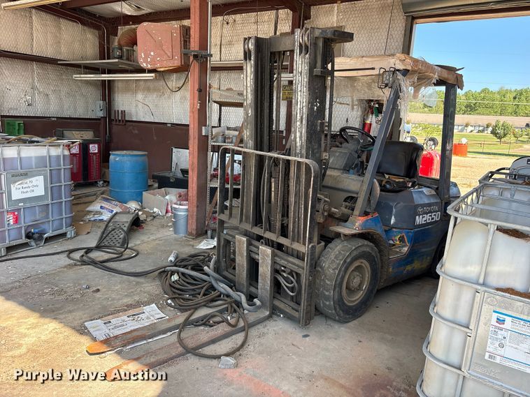 Toyota 7FDU25 forklift - ES8107