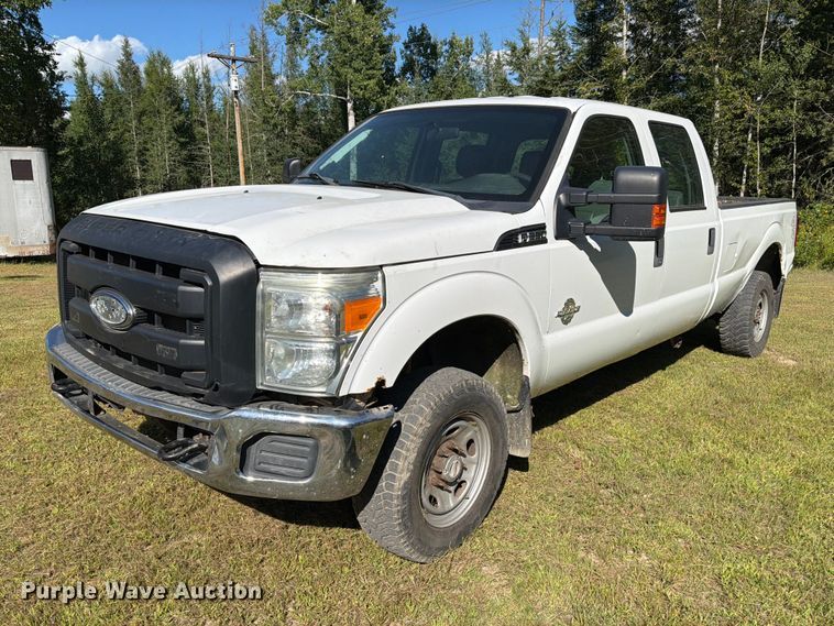 2012 Ford F350 Super Duty Crew Cab pickup truck - EU0893
