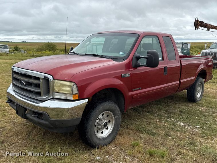 2003 Ford F250 Super Duty Ext. Cab pickup truck - EV6185