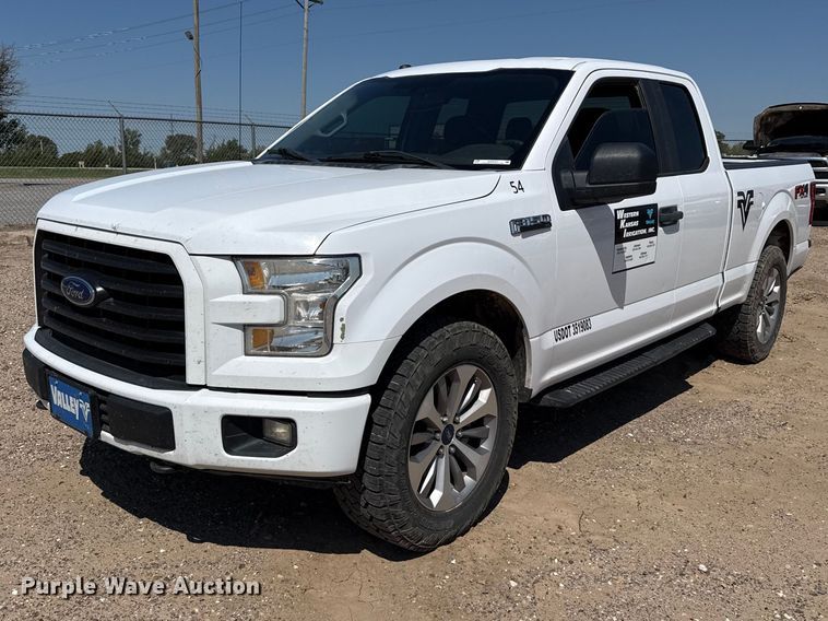 2017 Ford F150 Ext. Cab pickup truck - EW4327