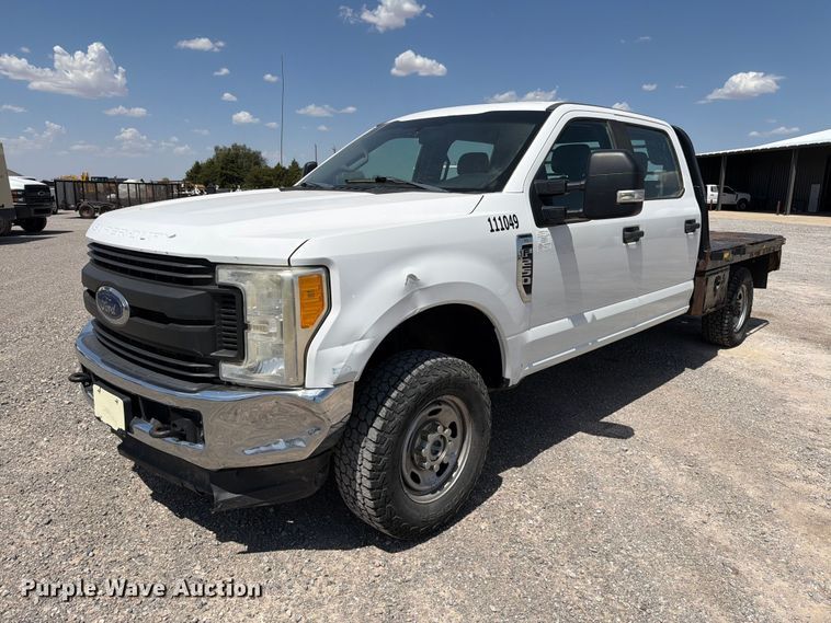 2019 Ford F250 Super Duty Crew Cab flatbed pickup truck - EW8708