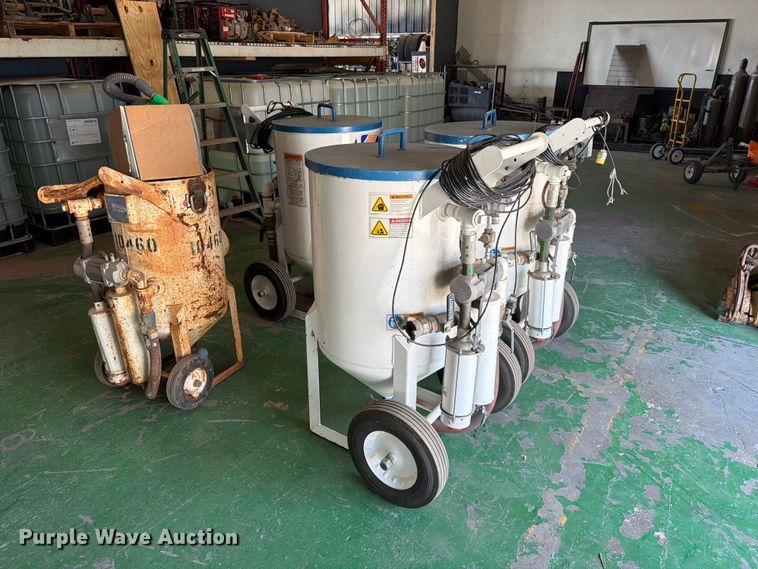 (4) Schmidt sand blasting pots - EW8842