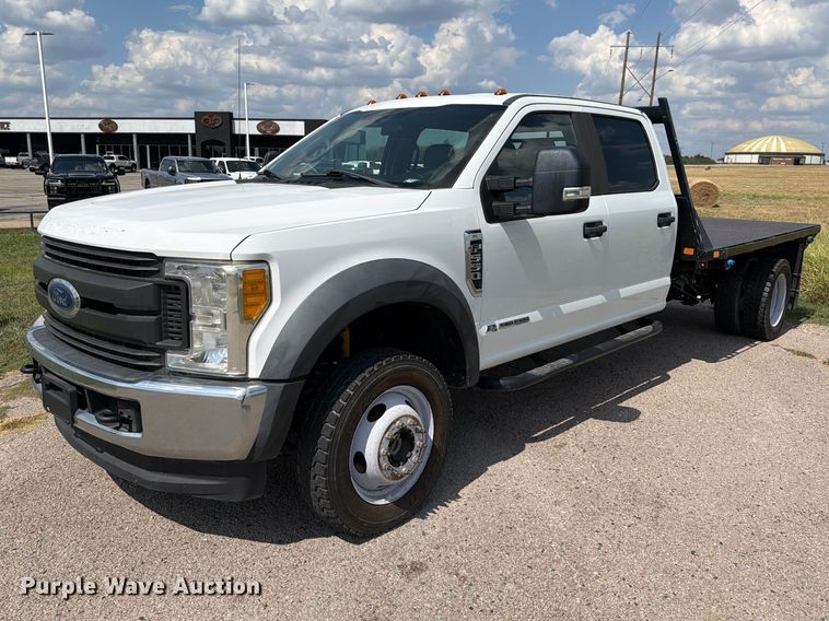2017 Ford F550 Super Duty Crew Cab flatbed truck - EX2604