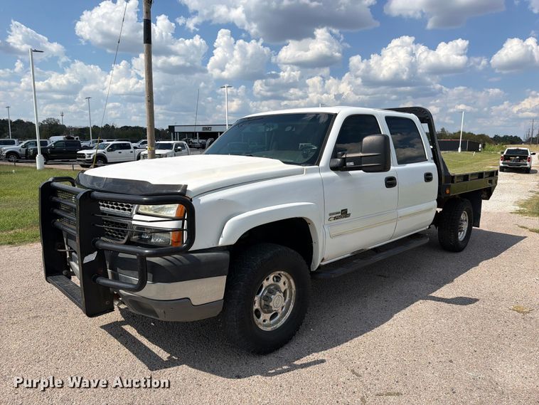 2007 Chevrolet Silverado 2500HD Crew Cab flatbed pickup truck - EX2605