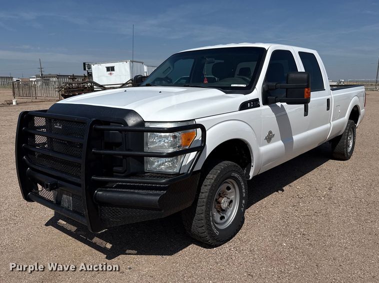 2015 Ford F350  Super Duty XL Crew Cab pickup truck - FB6942