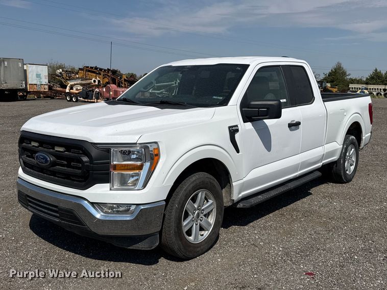 2022 Ford F150 Crew Cab pickup truck - FC4072