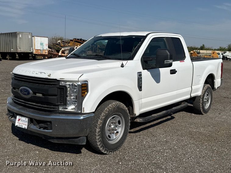 2019 Ford F250 Super Duty Ext. Cab pickup truck - FC4231