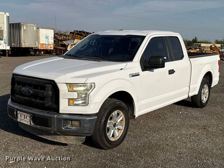 2016 Ford F150 Ext. Cab pickup truck - FC4240
