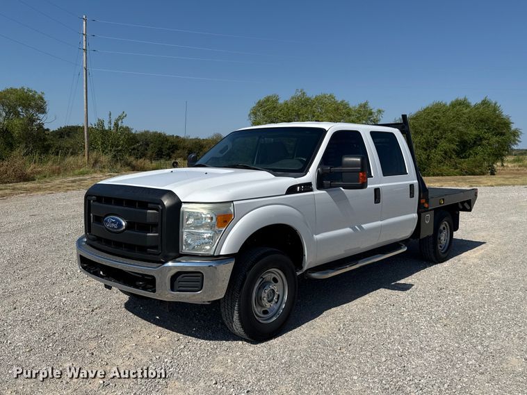 2011 Ford F250 Super Duty Crew Cab flatbed pickup truck - FC4301