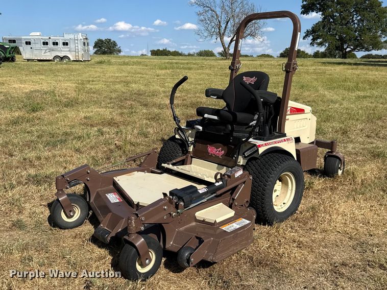 2025 Grasshopper 900D lawn mower - FC4328