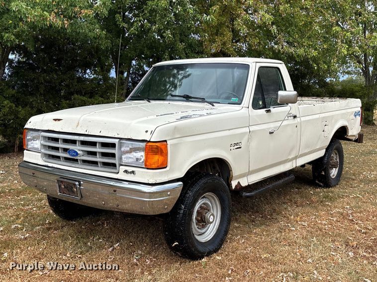 1991 Ford F250 Custom pickup truck - FG0667