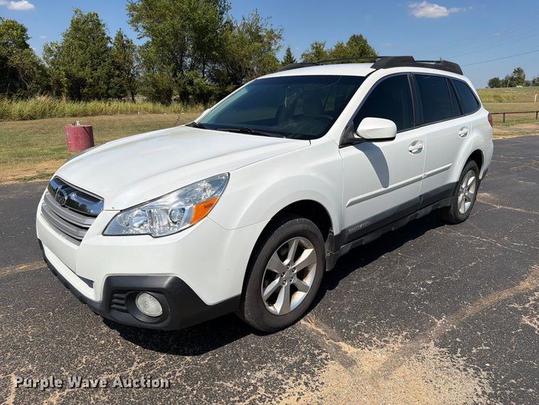 2013 Subaru Outback SUV - FI0399