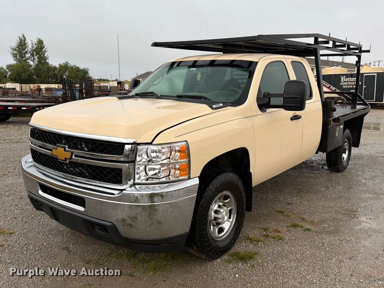 2008 Chevrolet Silverado 2500HD Ext. Cab flatbed pickup truck - FK3460