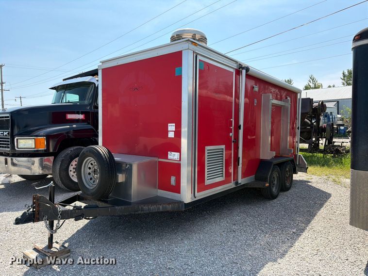 2002 Advanced Trailer Manufacturing DT168 enclosed cargo trailer - FK3617
