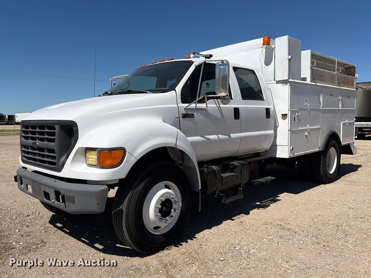 2002 Ford F750 Super Duty utility / service truck - FK3711