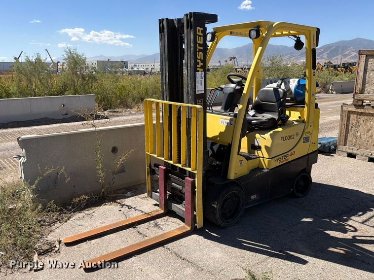2012 Hyster S40FTS forklift - FK4616