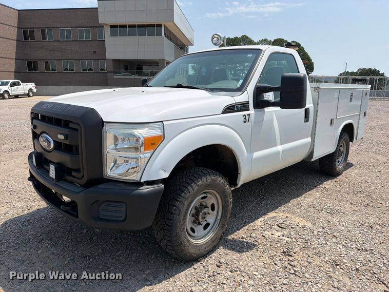 2011 Ford F250 Super Duty utility bed pickup truck - FK5041
