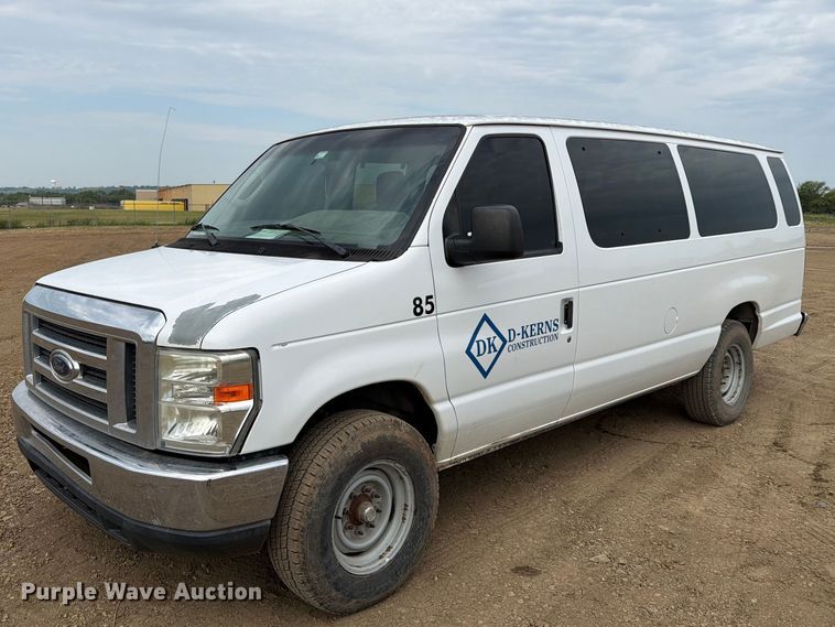2013 Ford E350 van - FK5068