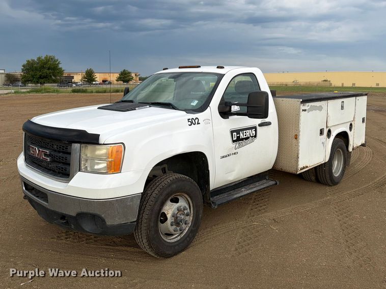 2011 GMC Sierra 3500HD utility bed pickup truck - FK5073