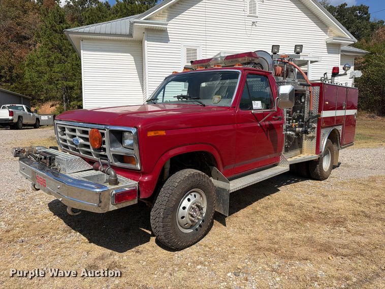 1986 Ford F350 pumper fire truck - FK5143