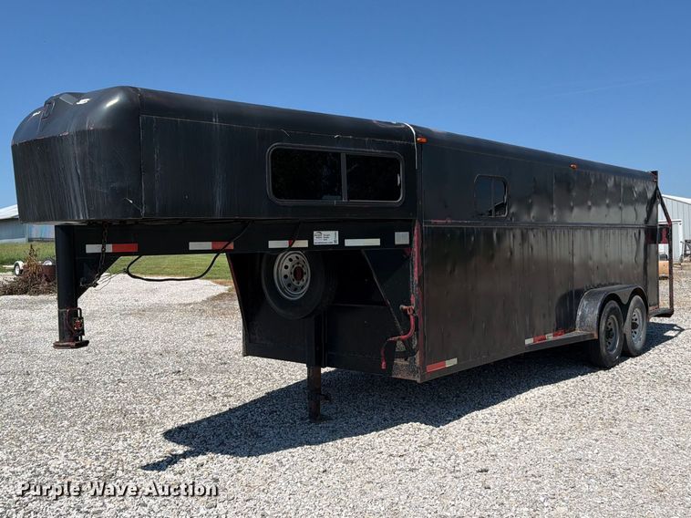 1996 Diamond D Featherlite  livestock trailer - FN5859