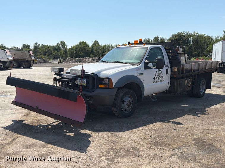 2006 Ford F350 Super Duty flatbed pickup truck - FP3078