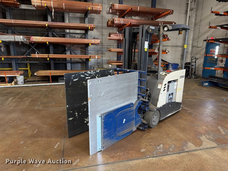 2016 Crown RC5545-40 forklift - FT3006