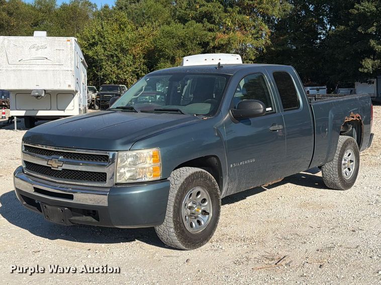 2009 Chevrolet Silverado 1500 Ext. Cab pickup truck - FT6246