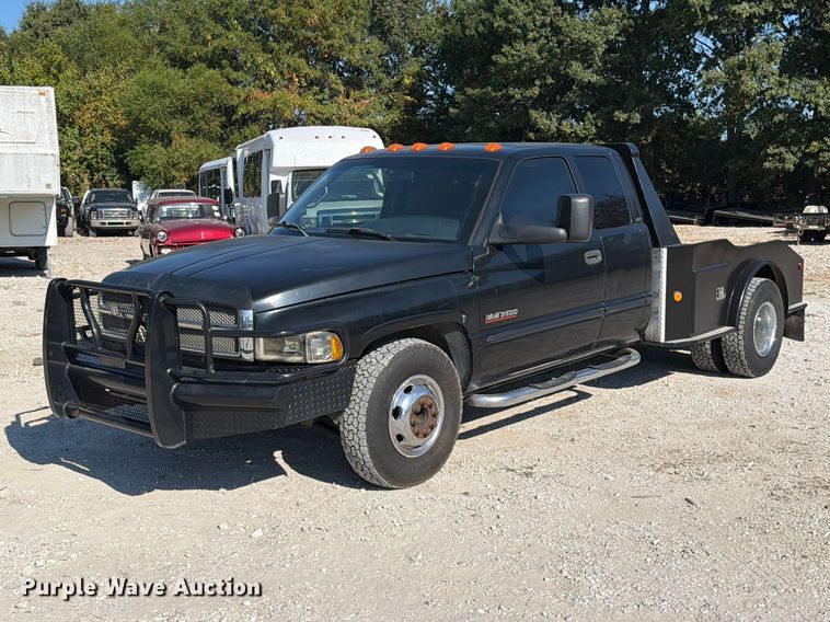 2001 Dodge Ram 3500 Ext. Cab pickup truck - FT6255