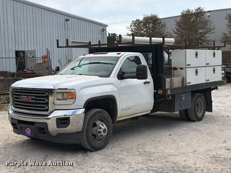 2015 GMC Sierra 3500 flatbed pickup truck - FT6267