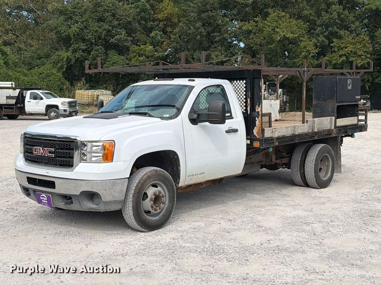 2012 GMC Sierra 3500 flatbed pickup truck - FT6268