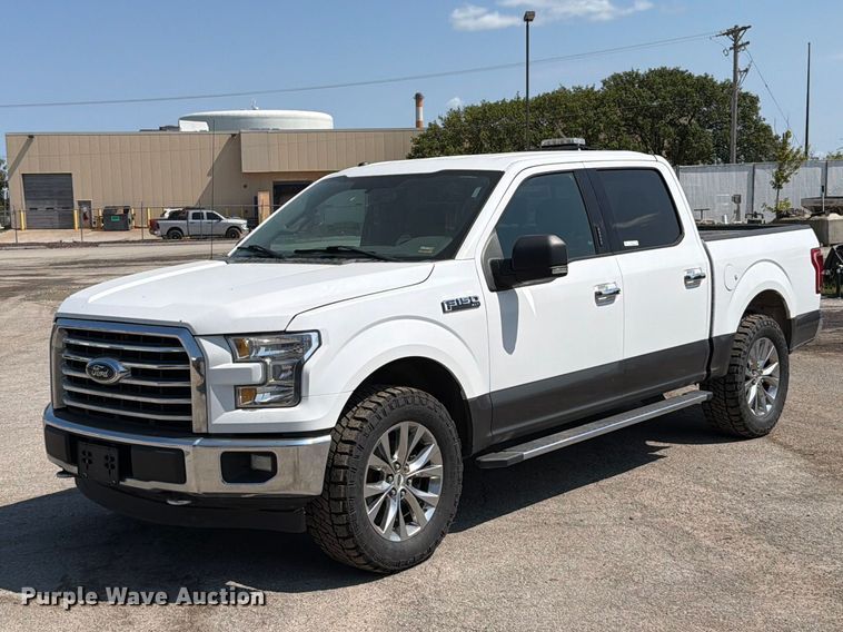 2017 Ford F150  XLT Crew Cab pickup truck - FT6279
