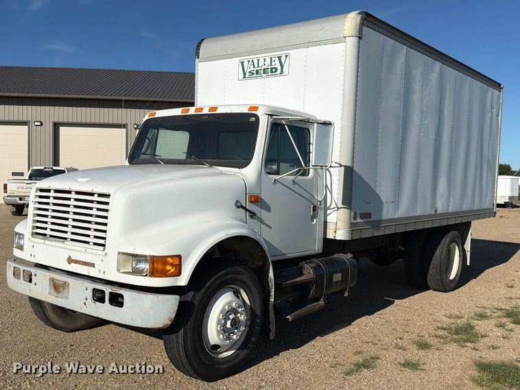 1990 International 4700 box truck - FT6701