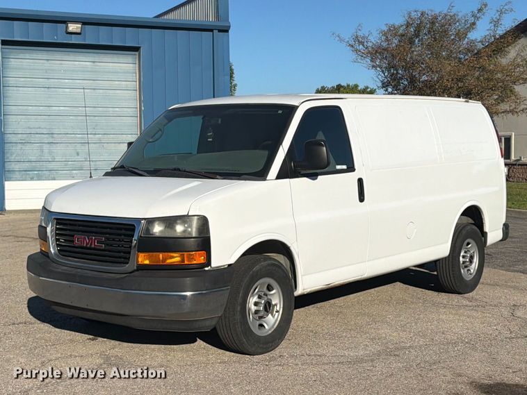 2014 GMC Savana Utility Van - FU4632