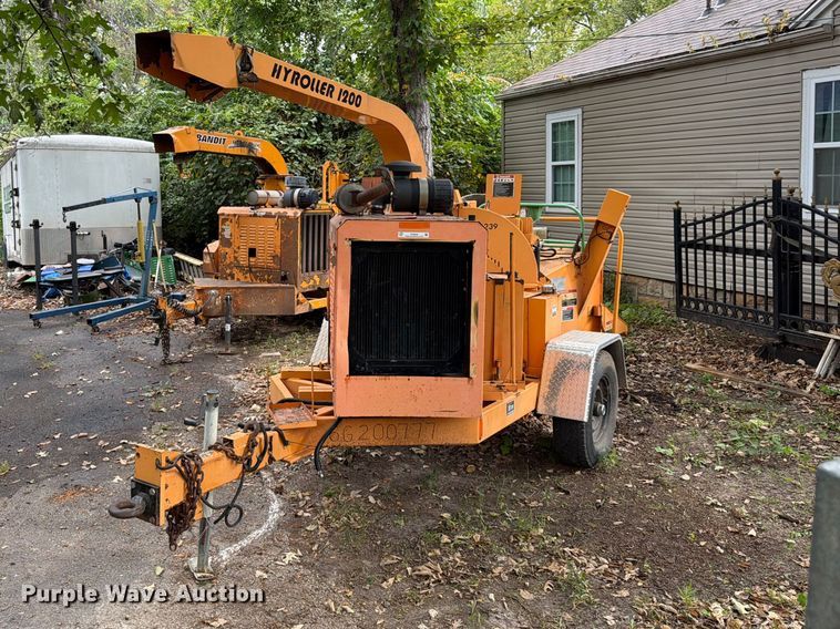 2006 Wood/Chuck Chipper Corp. 1 200G wood chipper - FU4642